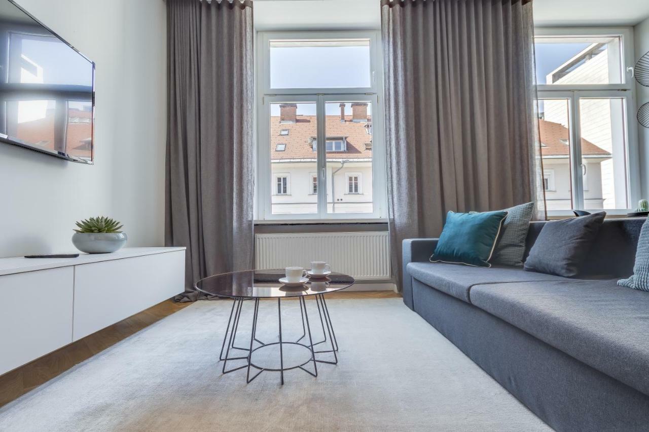 Fine Two Bedroom Trdinova Apartment Ljubljana Buitenkant foto
